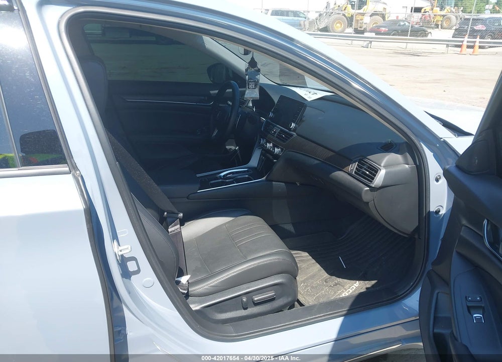2022 HONDA ACCORD VIN: 1HGCV2F93NA011528