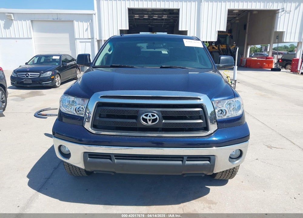 2011 TOYOTA TUNDRA GRADE 5.7L V8 VIN: 5TFEY5F17BX103583