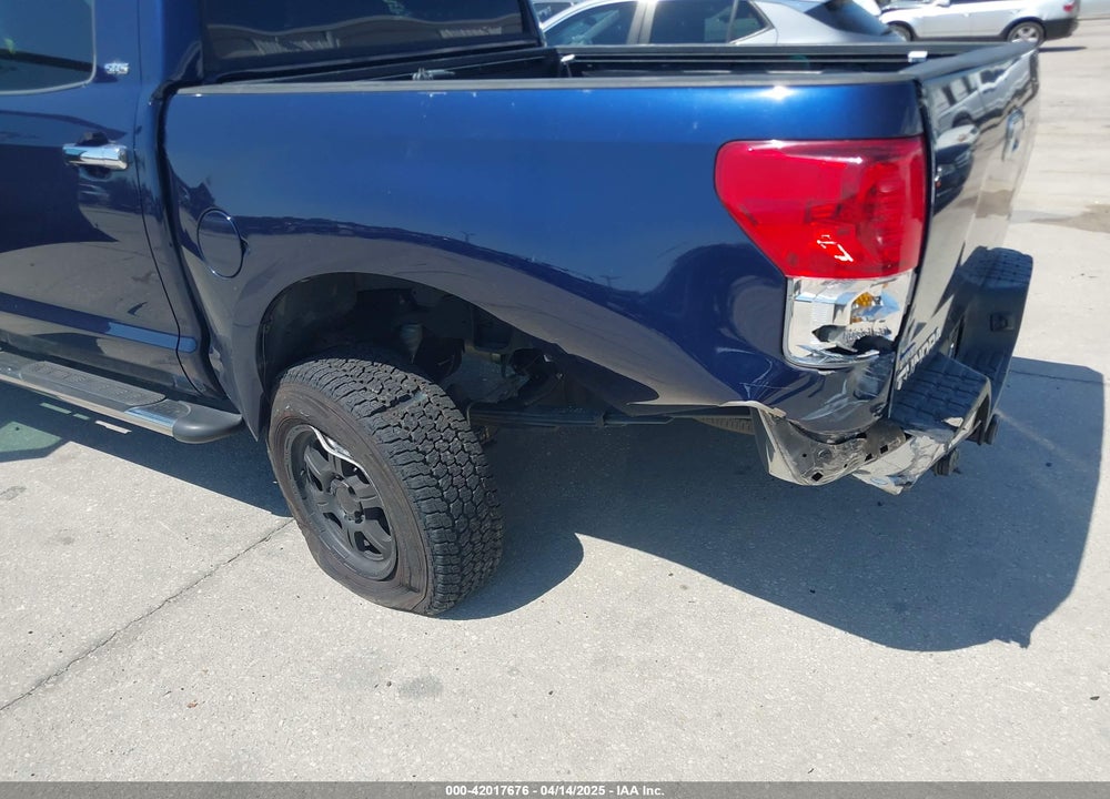 2011 TOYOTA TUNDRA GRADE 5.7L V8 VIN: 5TFEY5F17BX103583