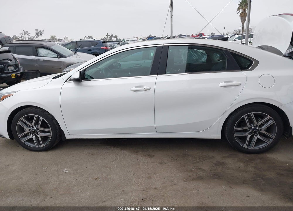 2021 KIA FORTE EX VIN: 3KPF54AD8ME415617