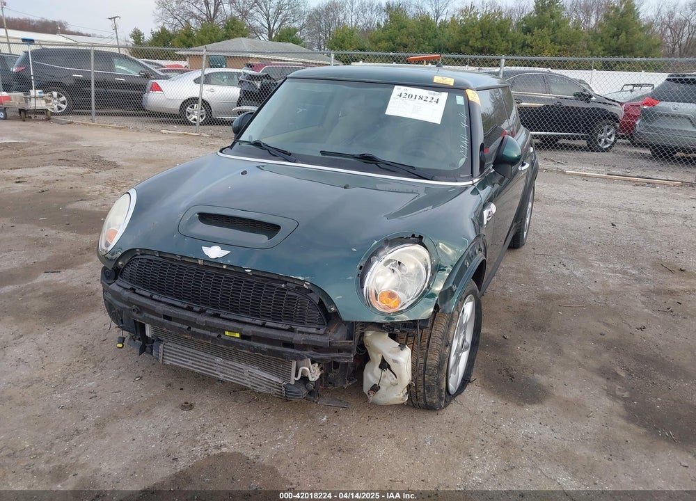 2007 MINI COOPER S VIN: WMWMF73537TT84443