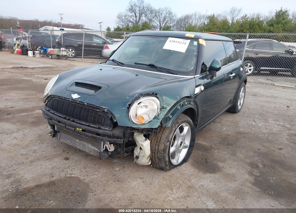 2007 MINI COOPER S VIN: WMWMF73537TT84443