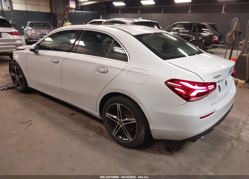 2019 MERCEDES-BENZ A 220 4MATIC VIN: WDD3G4FB7KW022043