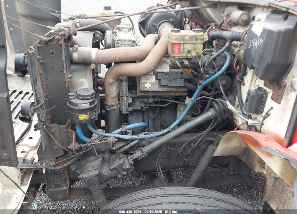 2001 INTERNATIONAL 4000 4700 VIN: 1HTSCAAM31H403984