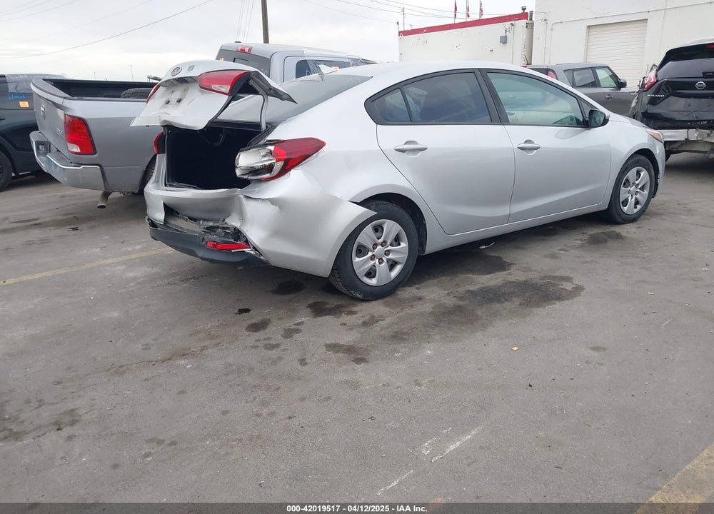 2018 KIA FORTE VIN: 3KPFK4A70JE257871