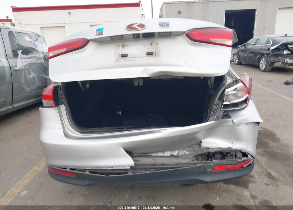 2018 KIA FORTE VIN: 3KPFK4A70JE257871