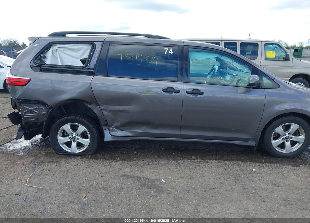 2019 TOYOTA SIENNA VIN: 5TDZZ3DC3KS988944
