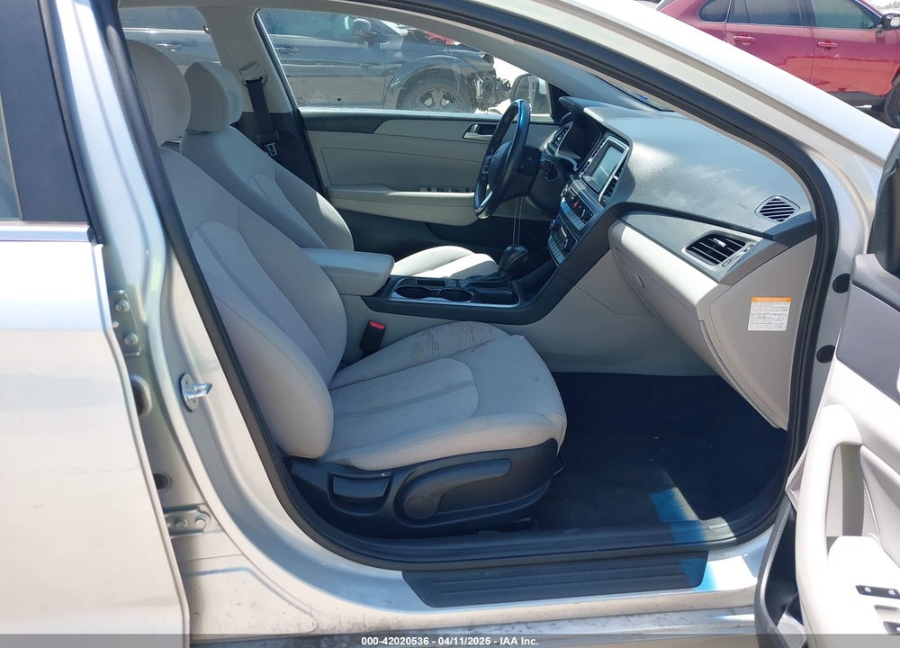 2019 HYUNDAI SONATA HYBRID SE VIN: KMHE24L30KA090921