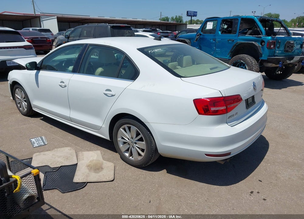 2015 VOLKSWAGEN JETTA VIN: 3VWLA7AJ1FM238937