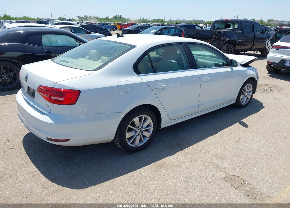 2015 VOLKSWAGEN JETTA VIN: 3VWLA7AJ1FM238937
