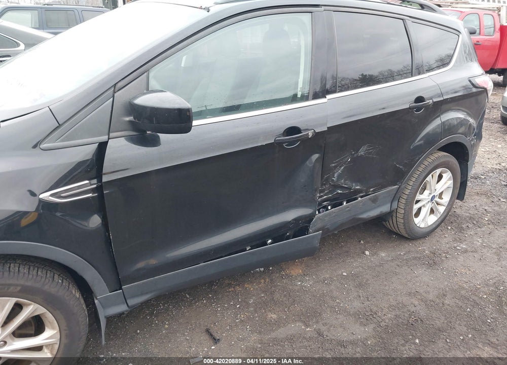 2018 FORD ESCAPE SE VIN: 1FMCU9GD1JUA01355
