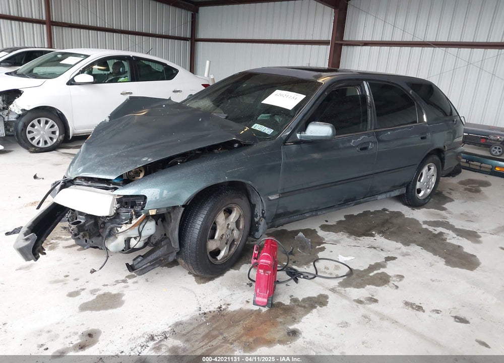 1996 HONDA ACCORD LX VIN: 1HGCE182XTA005233