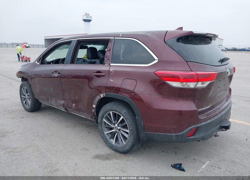 2019 TOYOTA HIGHLANDER VIN: 5TDJZRFH8KS993713