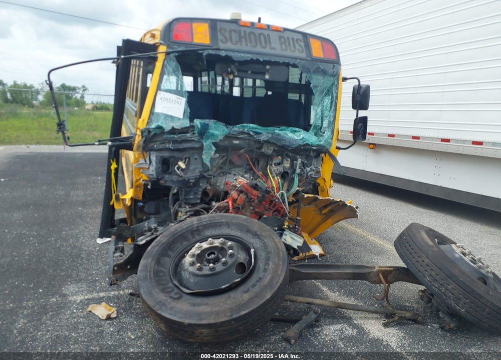 2013 FREIGHTLINER CHASSIS B2B VIN: 4UZABRDT8DCBU7922