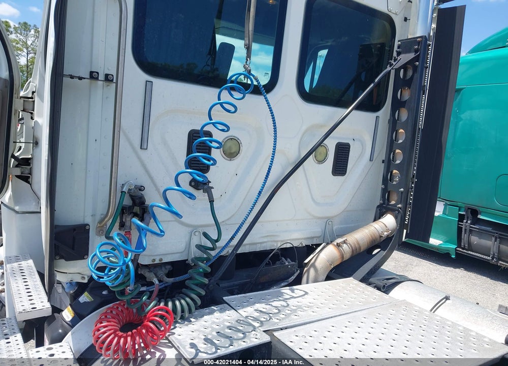 2013 FREIGHTLINER CASCADIA 125 --- VIN: 3AKBGDDV5DSFG5491