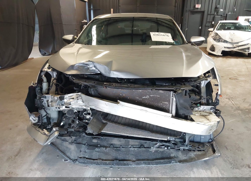 2018 HONDA CIVIC VIN: SHHFK7H49JU408440