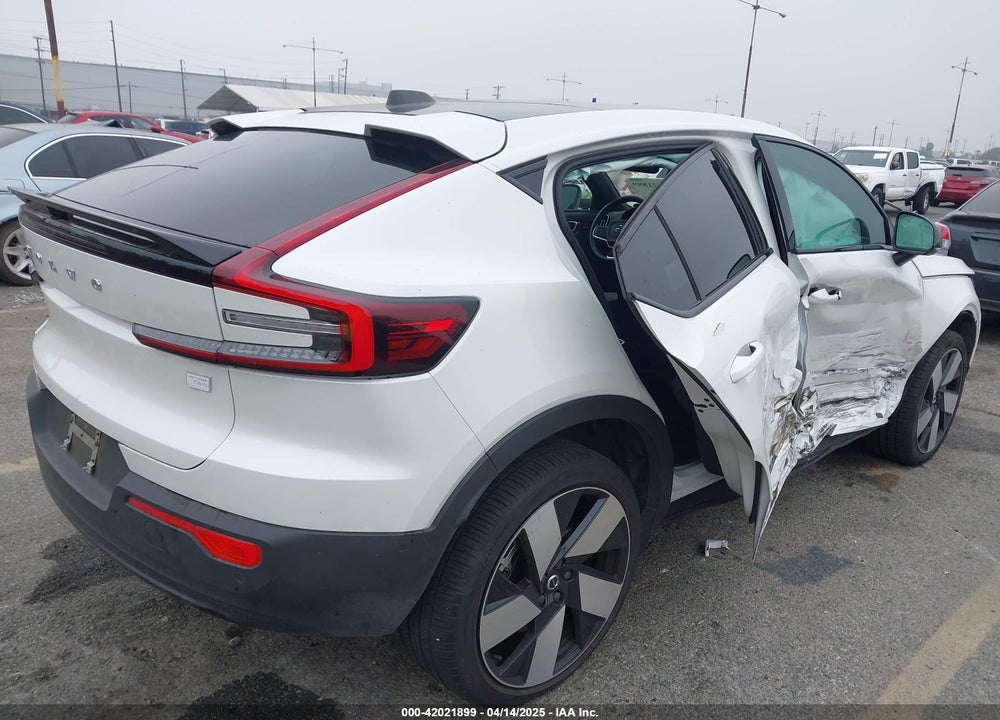2023 VOLVO C40 RECHARGE PURE ELECTRIC TWIN ULTIMATE VIN: YV4ED3GM5P2036704