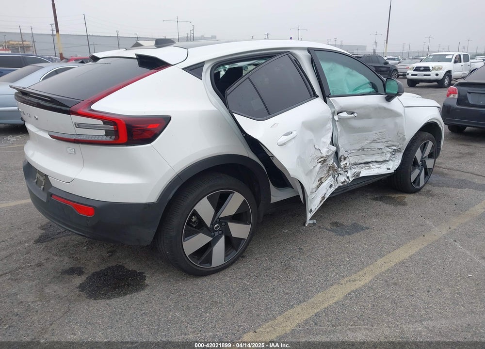 2023 VOLVO C40 RECHARGE PURE ELECTRIC TWIN ULTIMATE VIN: YV4ED3GM5P2036704