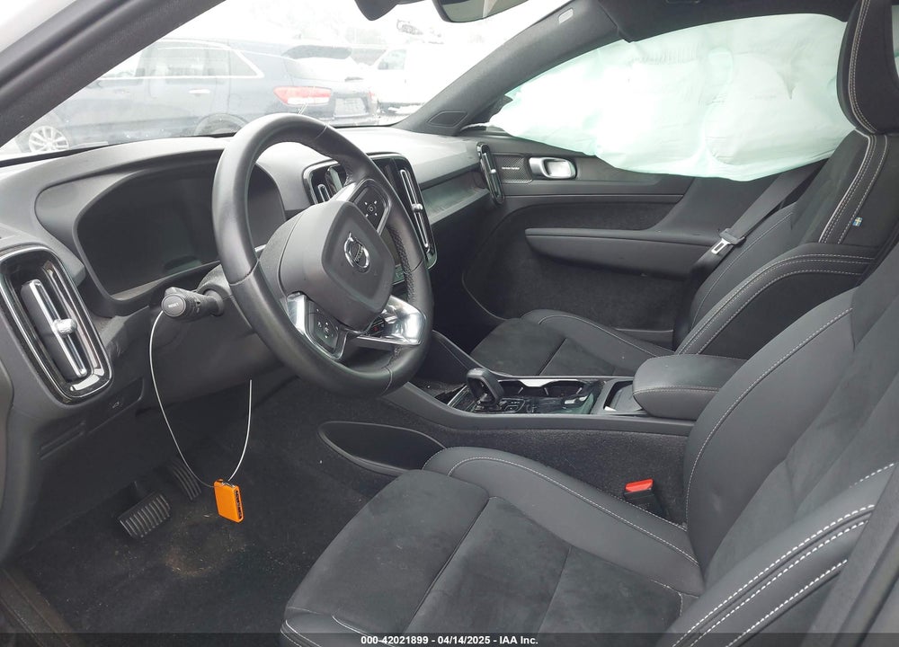 2023 VOLVO C40 RECHARGE PURE ELECTRIC TWIN ULTIMATE VIN: YV4ED3GM5P2036704
