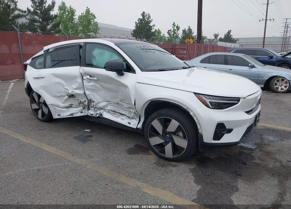 2023 VOLVO C40 RECHARGE PURE ELECTRIC TWIN ULTIMATE VIN: YV4ED3GM5P2036704