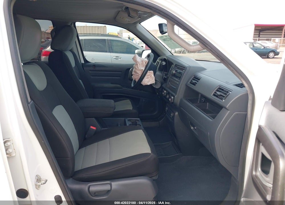 2013 HONDA RIDGELINE VIN: 5FPYK1F77DB017657