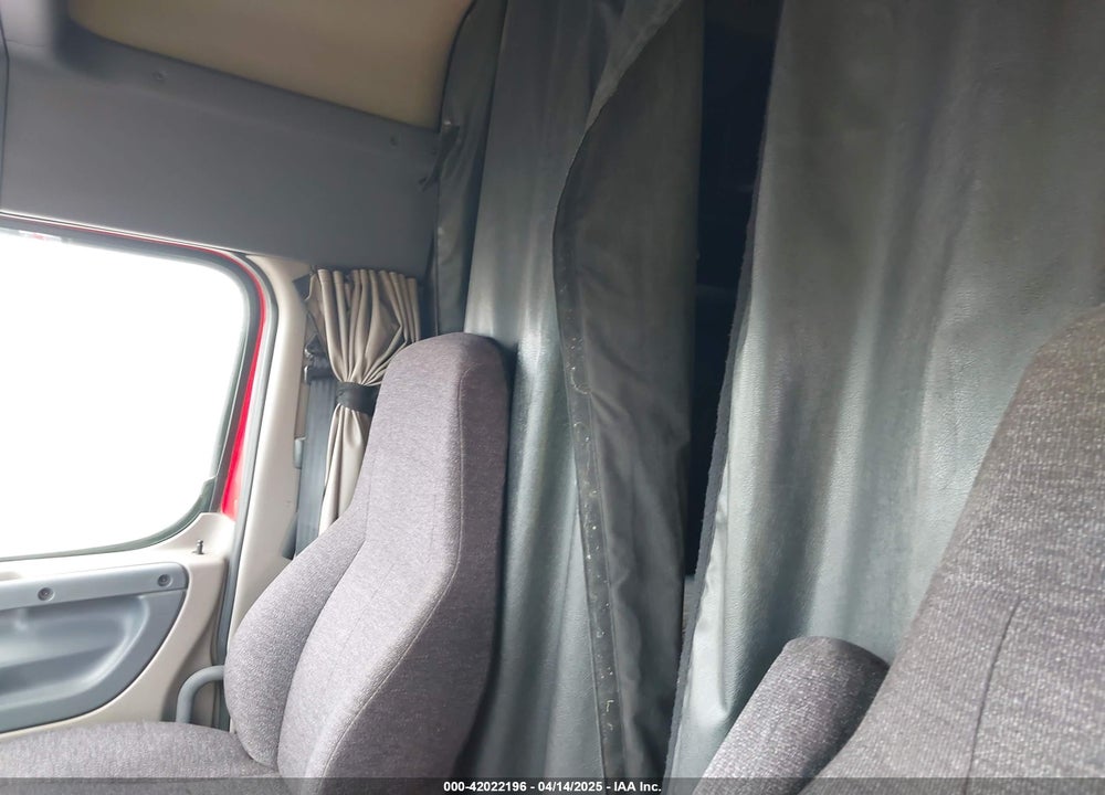 2015 FREIGHTLINER CASCADIA 113 VIN: 1FUJGHDV8FLGE8611