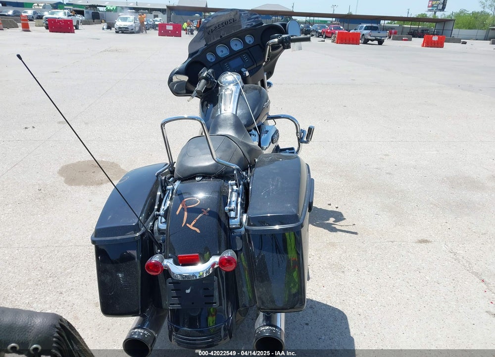 2017 HARLEY-DAVIDSON FLHX STREET GLIDE VIN: 1HD1KBC17HB642907