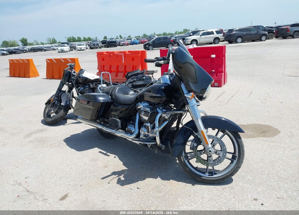 2017 HARLEY-DAVIDSON FLHX STREET GLIDE VIN: 1HD1KBC17HB642907