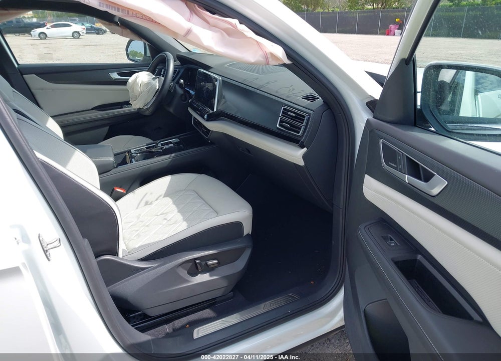 2024 VOLKSWAGEN ATLAS CROSS SPORT 2.0T SEL PREMIUM R-LINE VIN: 1V2FE2CA2RC229396