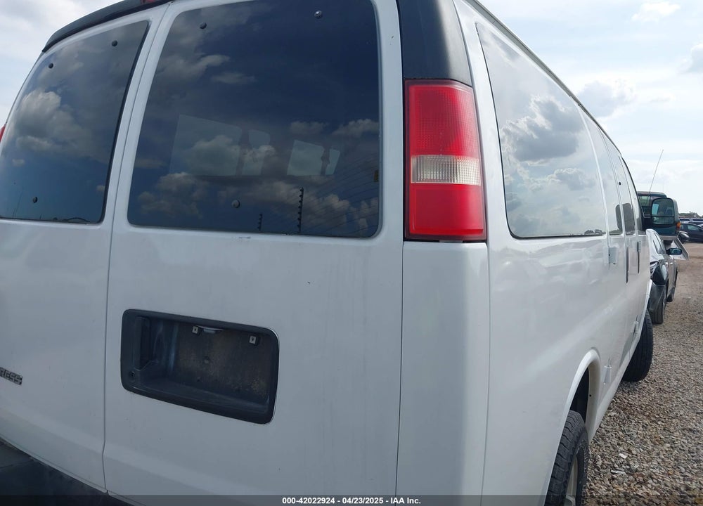 2008 CHEVROLET EXPRESS LS VIN: 1GAGG25KX81197208