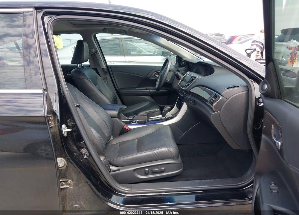 2016 HONDA ACCORD EX-L V-6 VIN: 1HGCR3F85GA012894