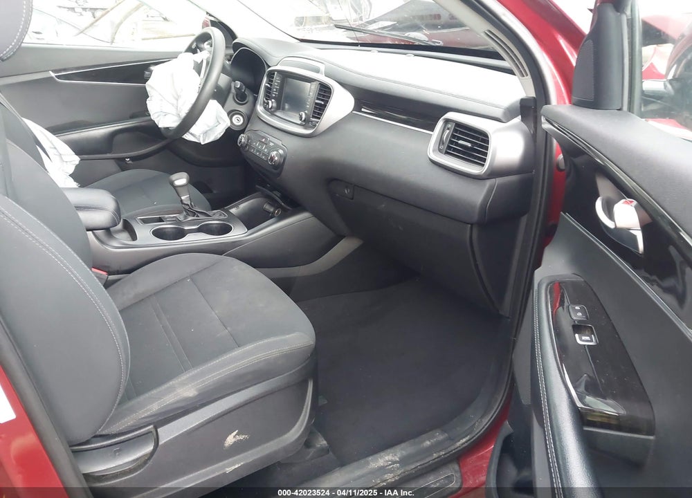 2019 KIA SORENTO VIN: 5XYPG4A33KG553829