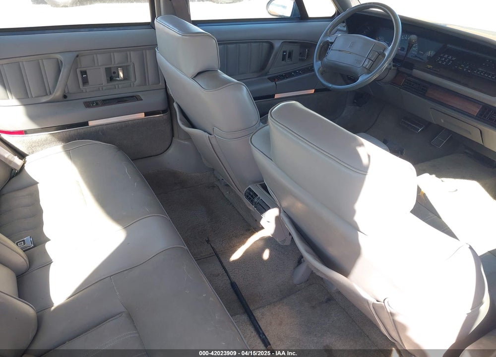 1993 OLDSMOBILE 98 REGENCY VIN: 1G3CX53L1P4308003