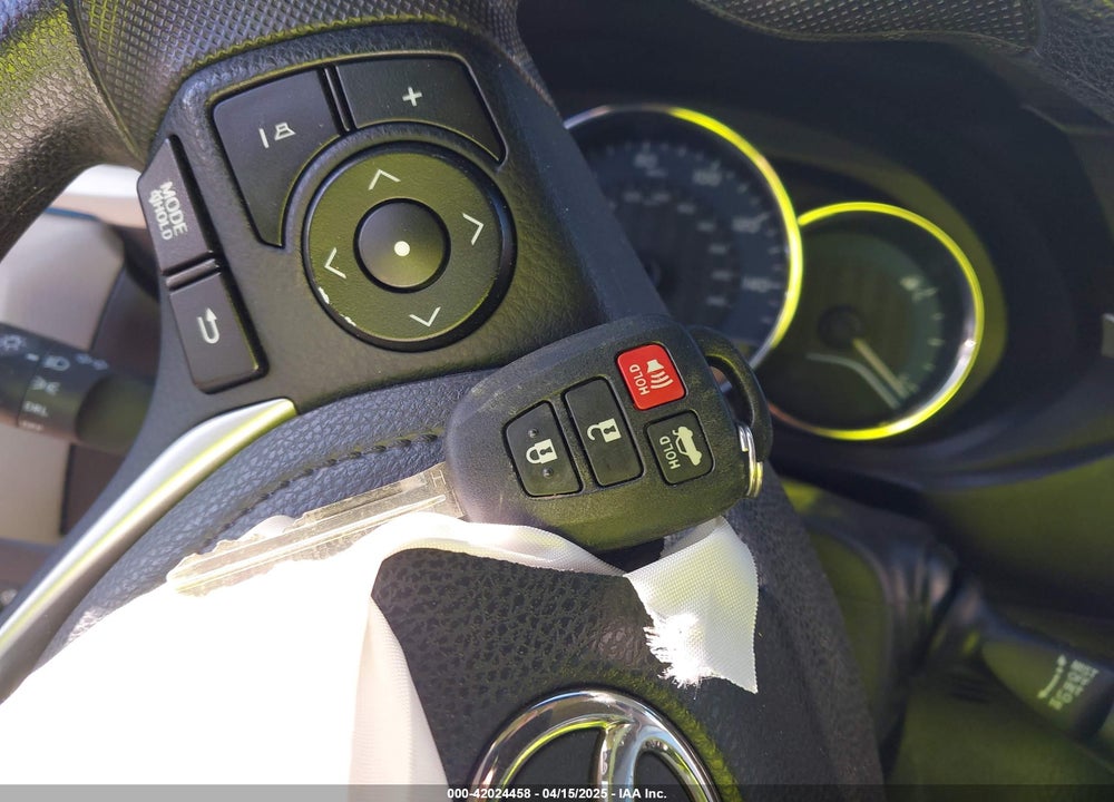 2015 TOYOTA COROLLA VIN: 2T1BURHE3FC392777