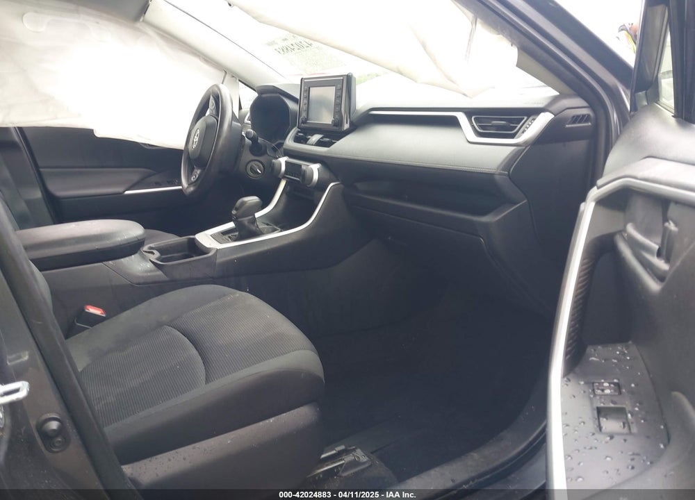 2019 TOYOTA RAV4 VIN: JTMK1RFV1KD038216