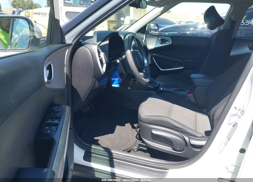 2020 KIA SOUL LX VIN: KNDJ23AU0L7723800