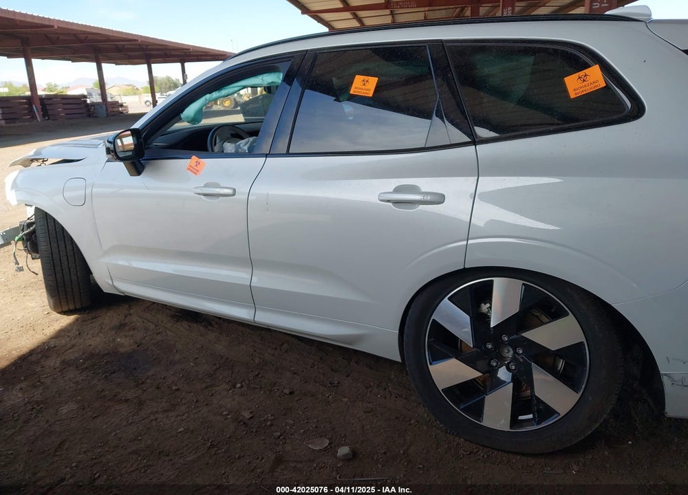 2024 VOLVO XC60 RECHARGE PLUG-IN HYBRID T8 PLUS DARK THEME VIN: YV4H60DL9R1915780