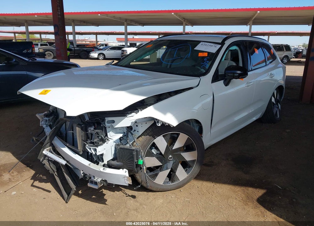 2024 VOLVO XC60 RECHARGE PLUG-IN HYBRID T8 PLUS DARK THEME VIN: YV4H60DL9R1915780