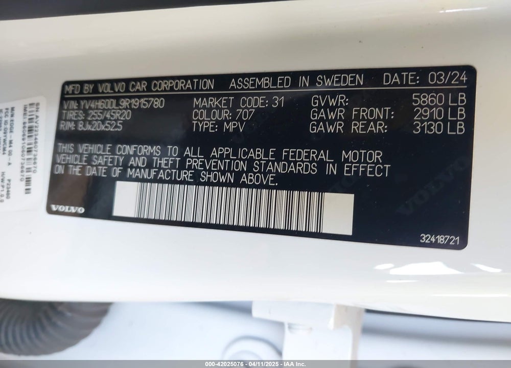2024 VOLVO XC60 RECHARGE PLUG-IN HYBRID T8 PLUS DARK THEME VIN: YV4H60DL9R1915780
