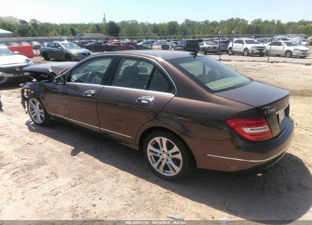 2014 MERCEDES-BENZ C-CLASS C 250 SPORT/LUXURY VIN: WDDGF4HB2EA933514