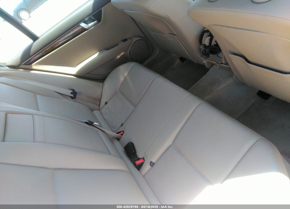 2014 MERCEDES-BENZ C-CLASS C 250 SPORT/LUXURY VIN: WDDGF4HB2EA933514