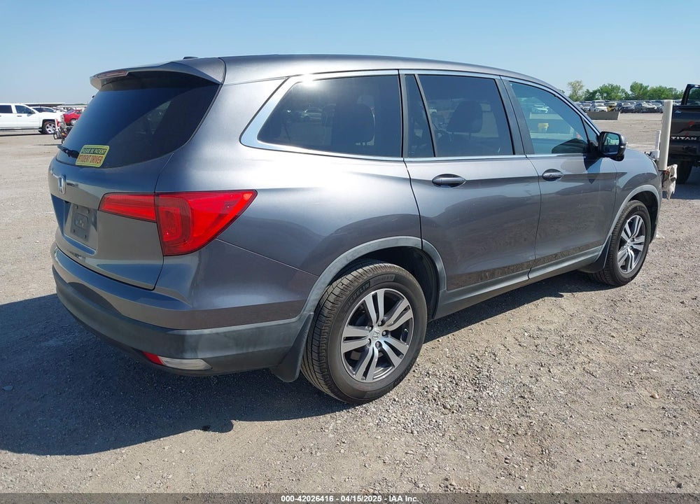 2017 HONDA PILOT VIN: 5FNYF5H5XHB006741