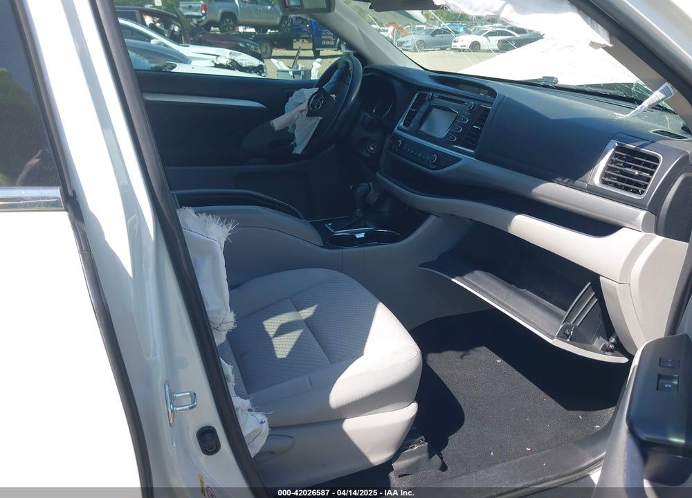 2017 TOYOTA HIGHLANDER VIN: 5TDZARFH6HS031526