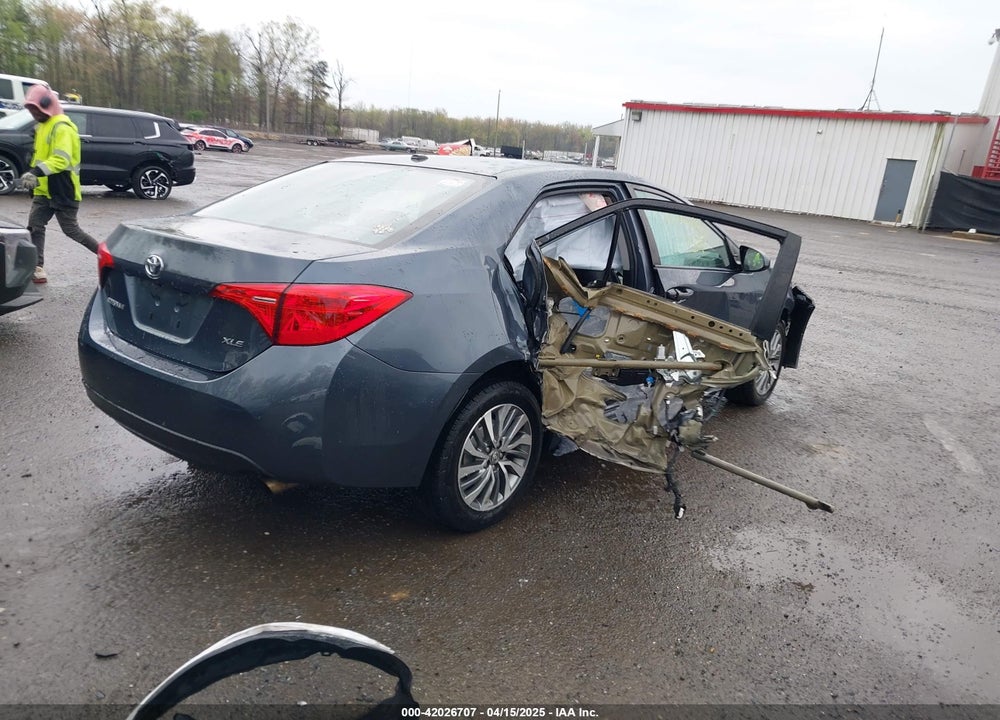 2018 TOYOTA COROLLA XLE VIN: 2T1BURHE6JC970833