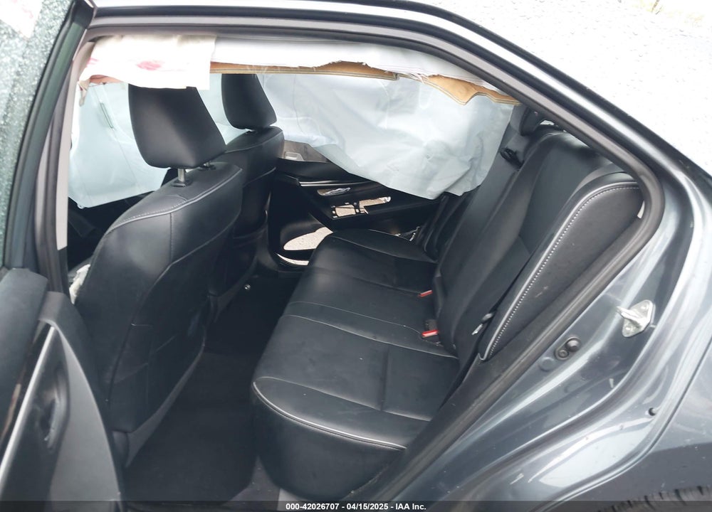 2018 TOYOTA COROLLA XLE VIN: 2T1BURHE6JC970833