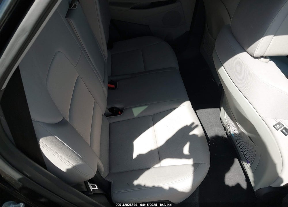 2018 HYUNDAI TUCSON VALUE VIN: KM8J3CA20JU684812
