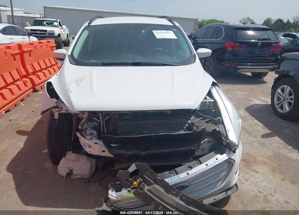 2018 FORD ESCAPE VIN: 1FMCU0GD7JUB83588