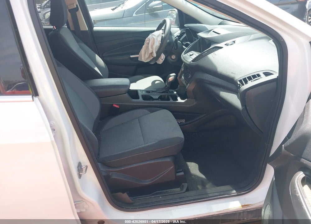 2018 FORD ESCAPE VIN: 1FMCU0GD7JUB83588