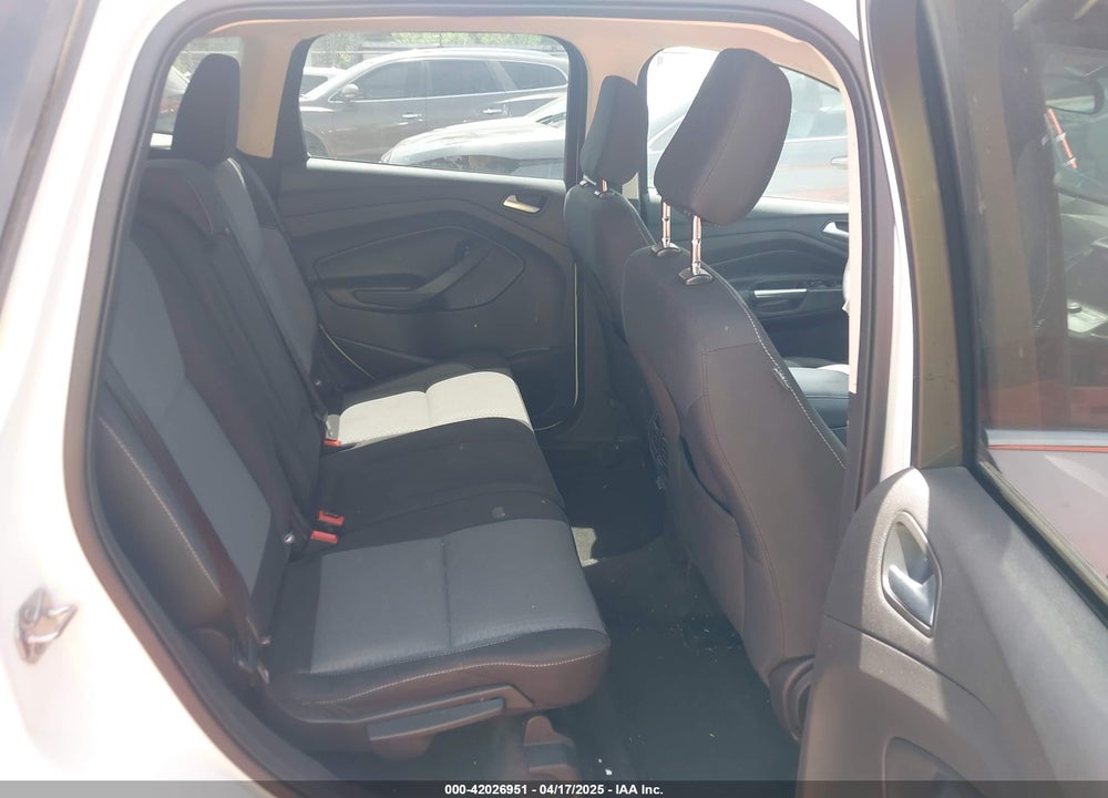 2018 FORD ESCAPE VIN: 1FMCU0GD7JUB83588