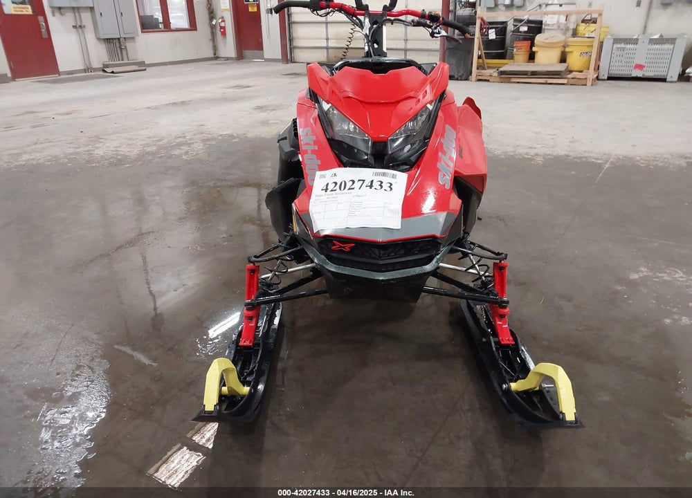 2019 SKI DOO SUMMIT X VIN: 2BPSTKKD5KV000071